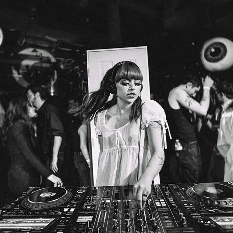 tinzo dj|Early 2000s Pop Club Mix at a New York House Party .
